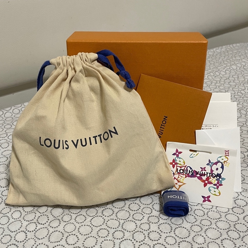 Louis Vuitton Iconic 30MM Reversible Belt - Picture 13 of 13